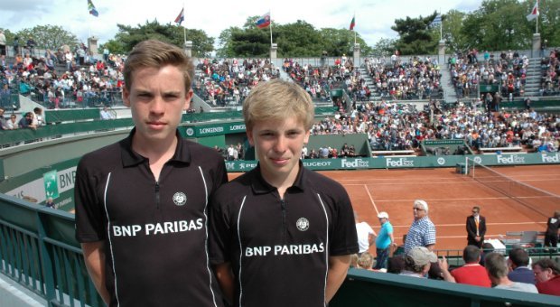 Paul et Clément, ramasseurs de balles pendant le tournoi de Roland-Garros, en 2015. (D.R.)