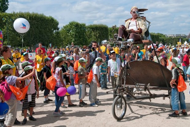 secours populaire journée des oubliés des vacances champ-de-mars paris