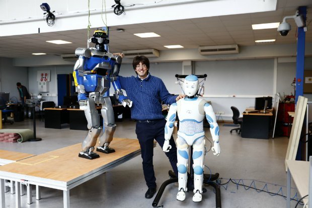Un concours de robots humanoïdes lutteurs en open source