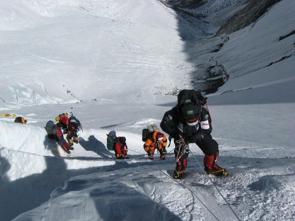 Il faut être très entraîné pour tenter l'ascension de l'Everest. © DR