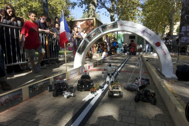 Tous les participants à la Toulouse Robot Race