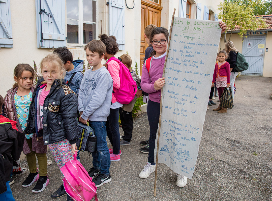 cabanes bois village des enfants sauvages