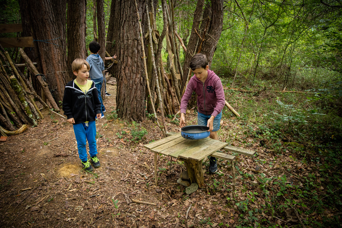 cabanes bois village des enfants sauvages