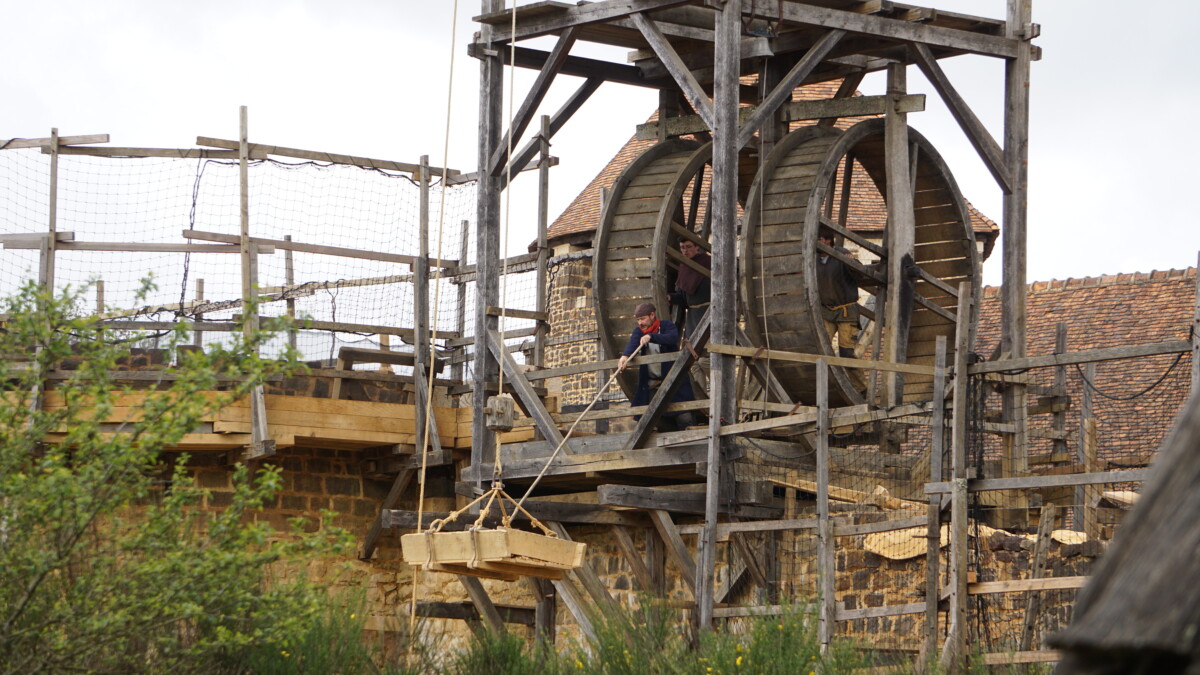 Cage à écureuil de Guédelon